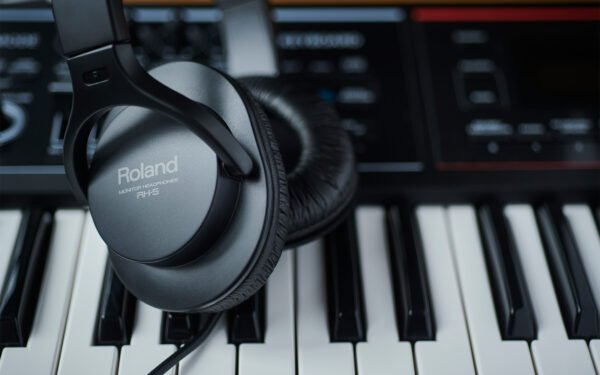 Roland RH-5 Headphones UAE – Comfortable, Accurate & Affordable
