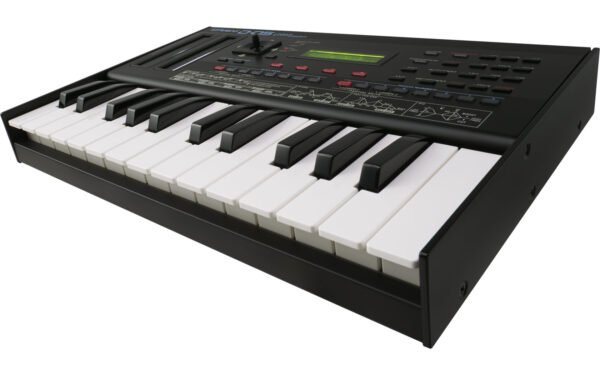 D-05 Linear Synthesizer